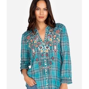 JOHNNY WAS “Raquel” V-Neck Button Down Blouse Size Medium. Worn Once.***